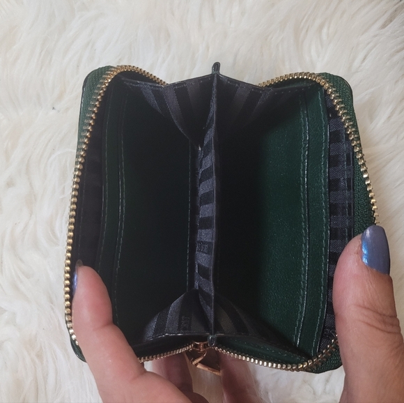 Victoria's Secret Green Crocodile-Embossed Wallet - Picture 4 of 5